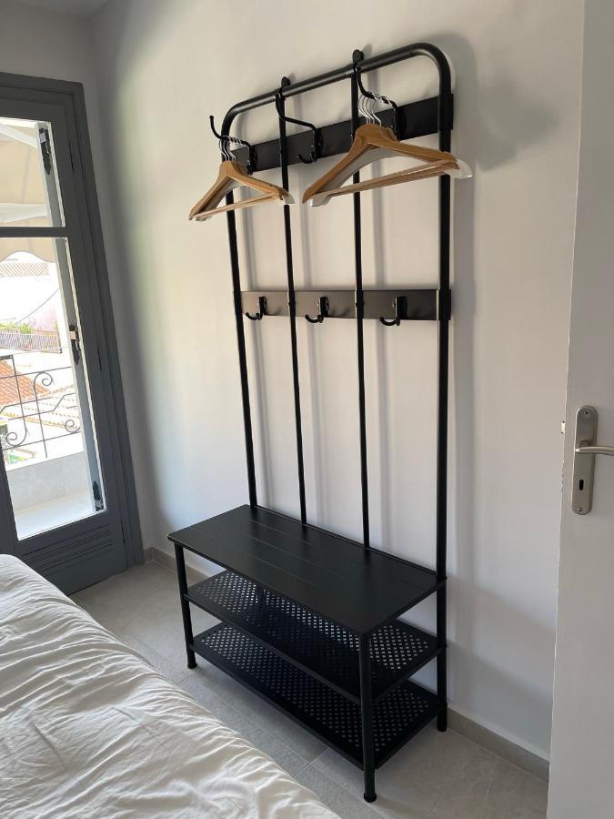 Axs First Floor Apartment Aegina Town 외부 사진